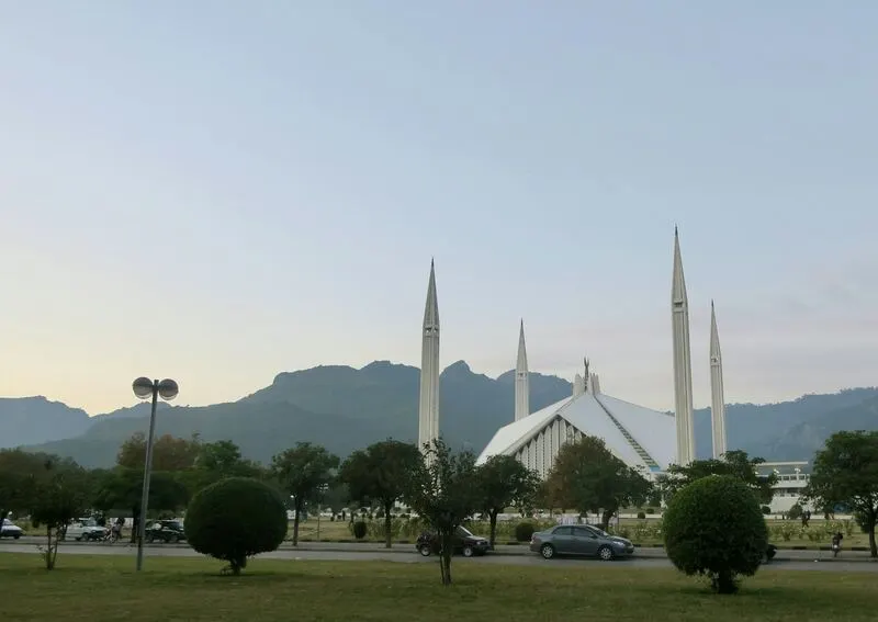 Bahria Enclave vs Park Enclave (CDA): Same Road, Opposite Stories